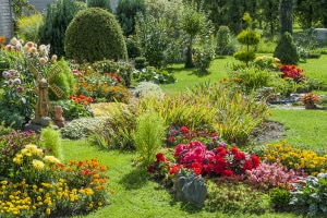Sie wollen Ihren Garten schön gestalten? Gute Solar-Gartenleuchten könnten Ihnen helfen.